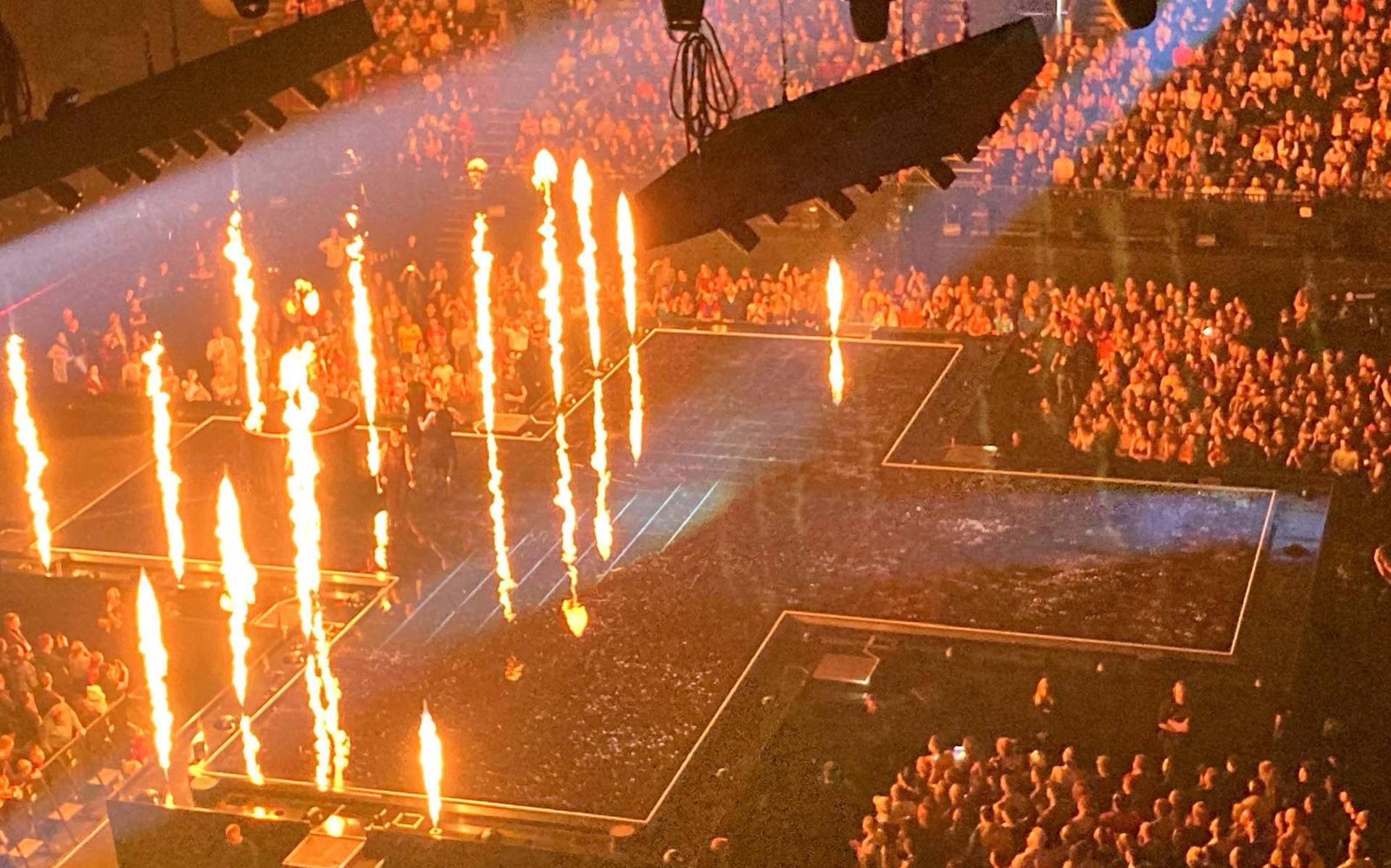 what-you-don-t-see-on-tv-this-is-what-happens-on-the-eurovision-stage